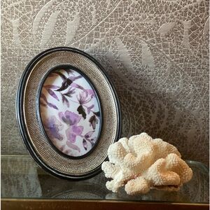 BEAUTIFUL French Black & Platinum Oval Wood Picture Frame
Great Gift!